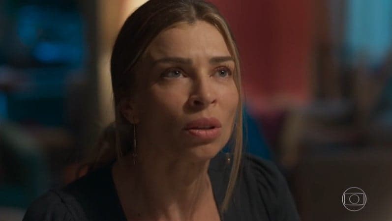 Paloma (Grazi Massafera) vai se desesperar ao ver ex-namorado esfaqueado em Bom Sucesso (Foto: Reprodução/Globo) Paloma (Grazi Massafera) vai se desesperar ao ver ex-namorado esfaqueado em Bom Sucesso (Foto: Reprodução/Globo)