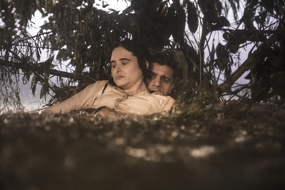 Juliana Paiva sofre em Salve-se Quem Puder depois de já ter sido vítima também em outras novelas da Globo