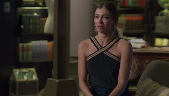 Paloma (Grazi Massafera) é surpreendida com aparição de Alberto após a morte na novela das sete (Foto: Reprodução/Globo) Paloma (Grazi Massafera) é surpreendida com aparição de Alberto após a morte na novela das sete (Foto: Reprodução/Globo)