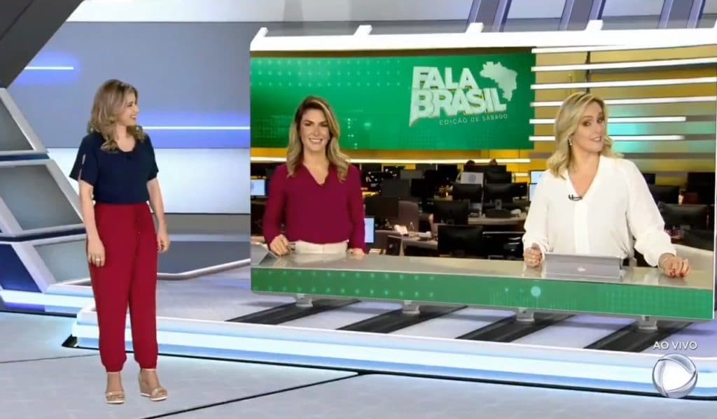 Jornalista da Record comete gafe, cita programa da Globo e erra dia da semana ao vivo