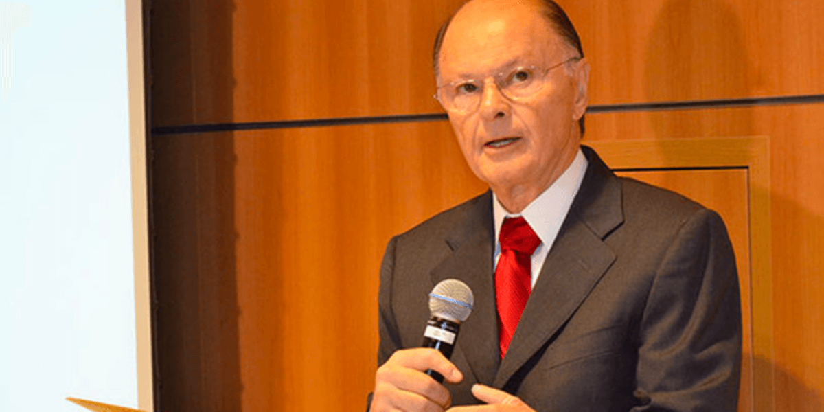Edir Macedo é fundador da Igreja Universal do Reino de Deus Edir Macedo é fundador da Igreja Universal do Reino de Deus