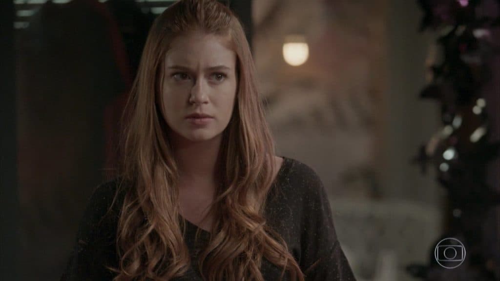 Eliza com expressão de desconfiança em cena da novela Totalmente Demais Eliza com expressão de desconfiança em cena da novela Totalmente Demais