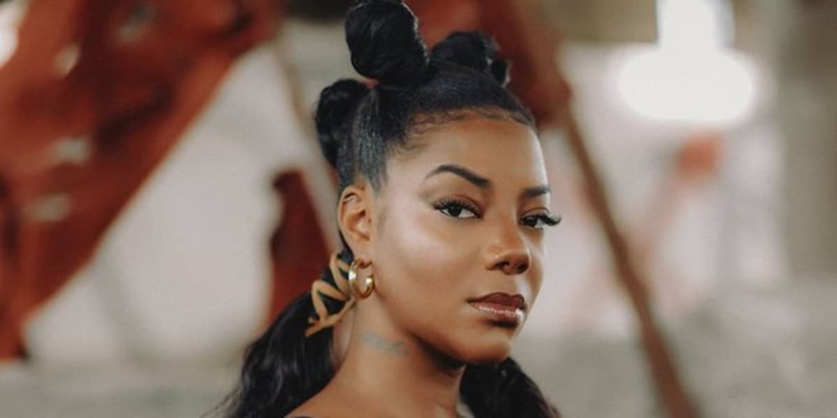 Ludmilla contou que sofreu preconceito durante voo (Foto: Reprodução) Ludmilla contou que sofreu preconceito durante voo (Foto: Reprodução)