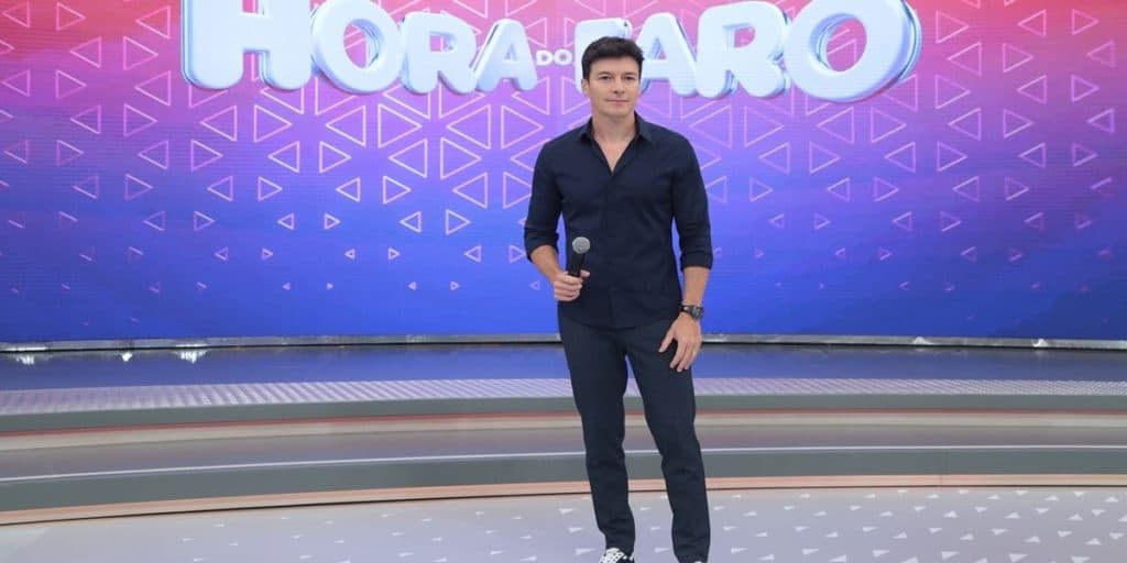 Rodrigo Faro provoca Luiza Ambiel, de A Fazenda 12, canta música do Raça Negra e reação da atriz explode