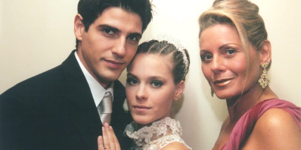 Laços de Família: doença, segredo de Helena e paixão arrasadora causam reviravolta na trama