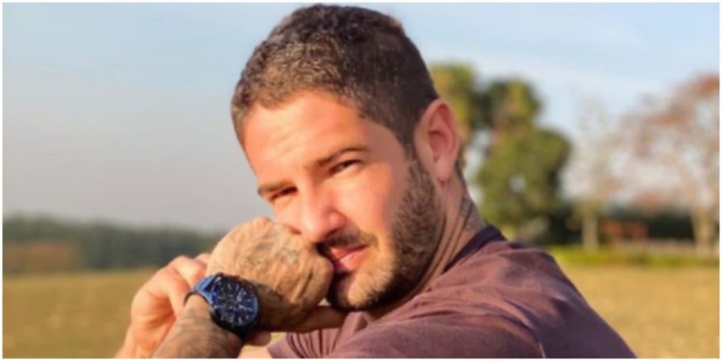 Após relação chegar ao fim e ser escorraçado sem dó, Pato recebe pedido para voltar: "Seu lugar é aqui"