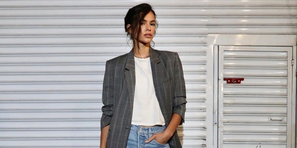 Bruna Marquezine ganha flores e declaração de ex-BBB: "Você é linda"