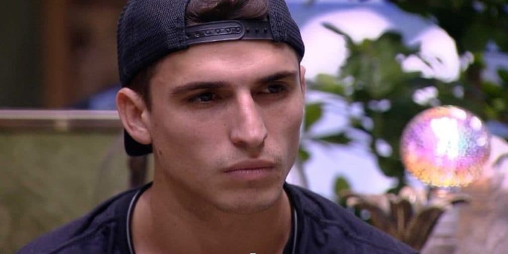 Felipe Prior, após levar surra na rua e vídeo viralizar, quebra silêncio e assume: “Sobrou pra mim"