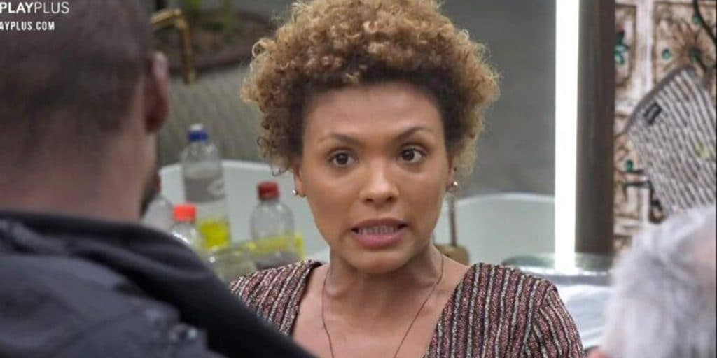 A Fazenda 12: Lidi não se segura, vai às lágrimas e recebe apoio de peão: “A casa inteira tá contra mim”