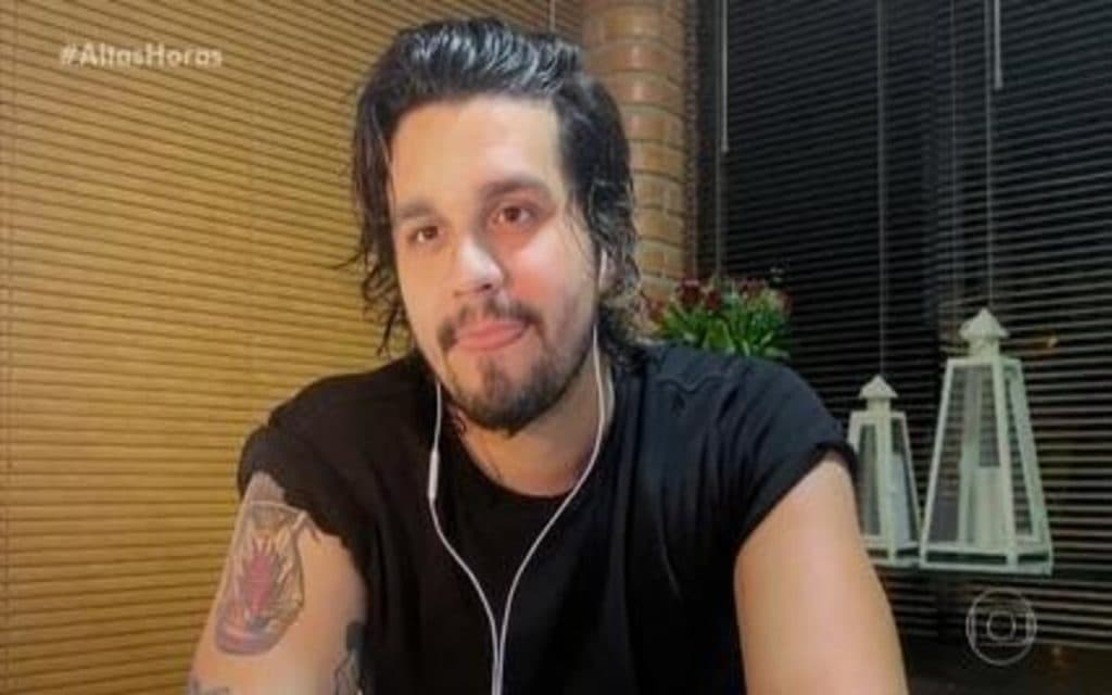 Luan Santana é pego de surpresa por furacão no México