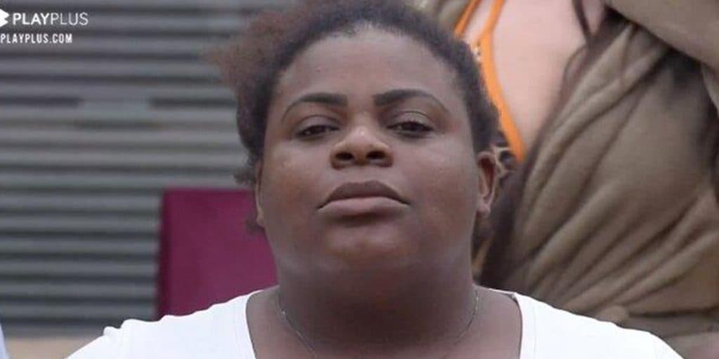 A Fazenda 12: Jojo Todynho leva tombo, cai no chão e clama por socorro: "não aguento mais"