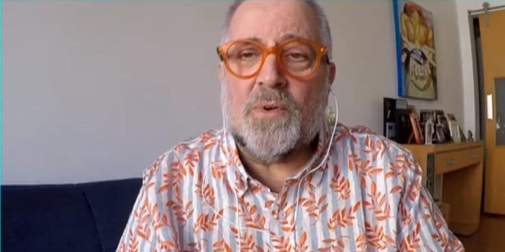 Leão Lobo, aos 67 anos, conta ter sido flagrado em suruba no meio da rua: "Eu sentei"