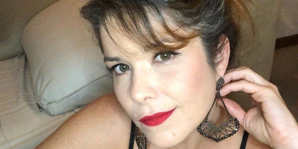 Samara Felippo resgata foto de 20 anos atrás e comparação choca: "Nunca vou esquecer"