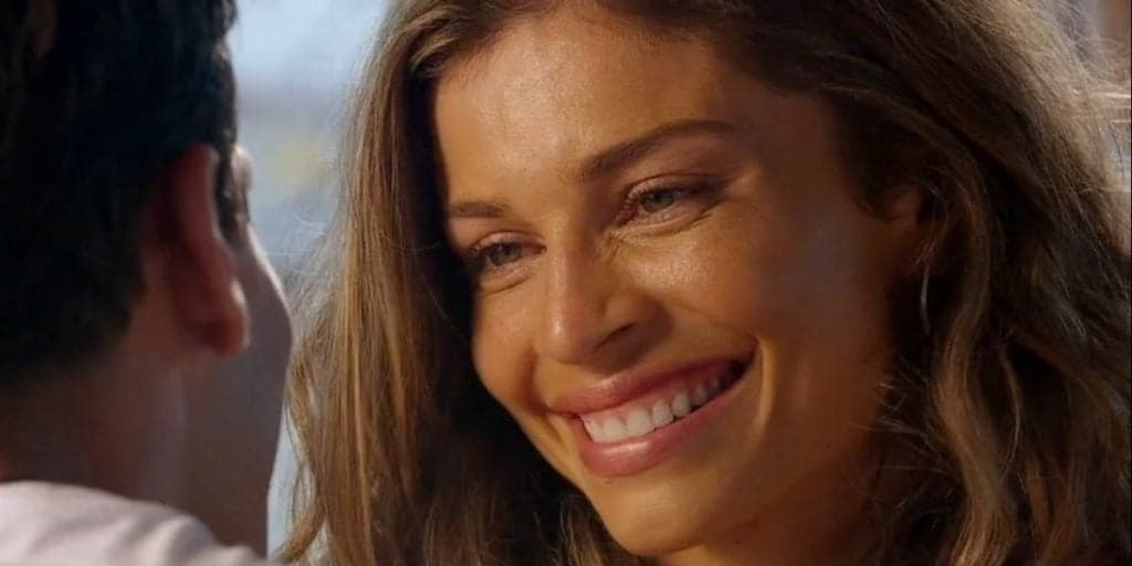Flor do Caribe: Papel de otário! Ester consegue triunfo e humilha Alberto em derrota