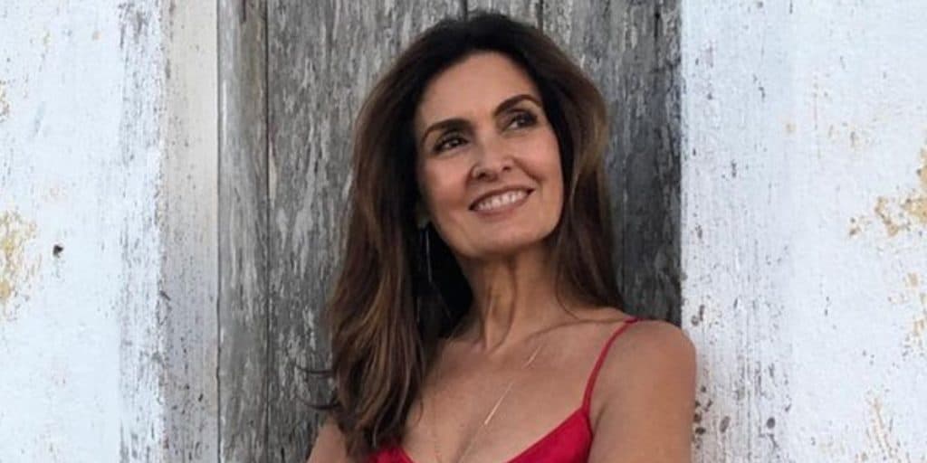Fátima Bernardes é exposta durante "Encontro" com foto e detalhe chama atenção: "Nervosa"