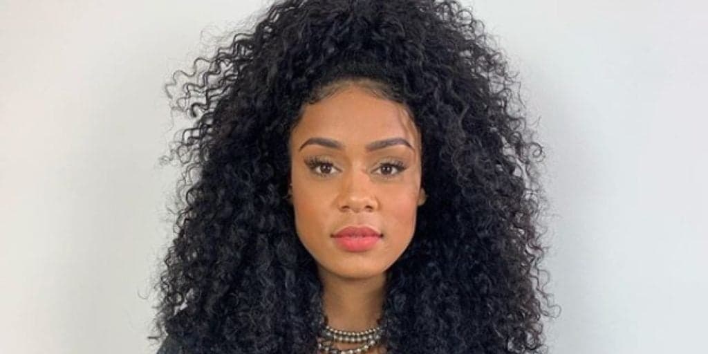 MC Rebecca deixa parte íntima torando em look, tamanho salta e marmanjos caem matando: "Goz*i"