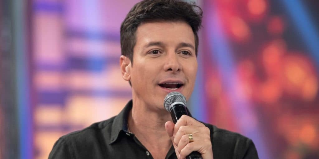 Rodrigo Faro, faturando mais de 1 milhão na Record, escancara salário miserável que tinha na Globo