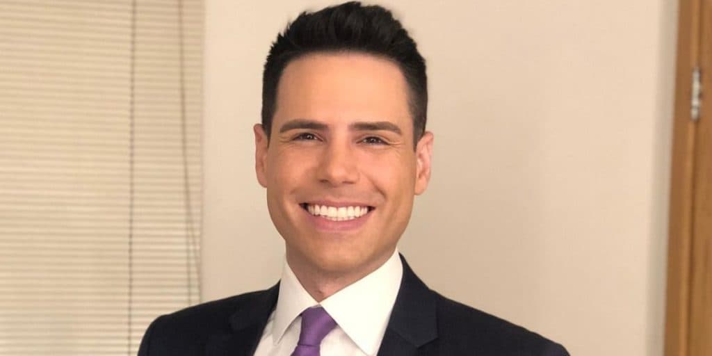 Luiz Bacci vê pessoa pedir o seu "líquido" para engravidar e proposta safada é feita: "Sentar muito"