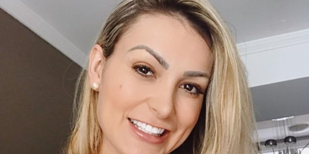 Andressa Urach, após deixar Universal, mostra tudo, faz nova tatuagem e afronta: "Pecado é julgar e machucar com as palavras"