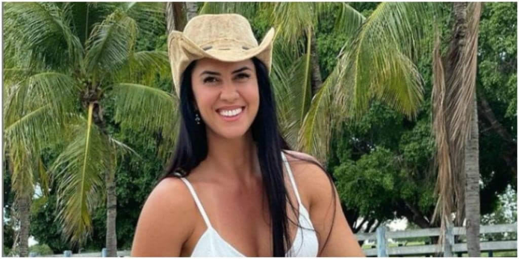 Graciele Lacerda abusa de sensualidade, arregaça as pernas e deixa parte íntima de fora: "Abre mais"
