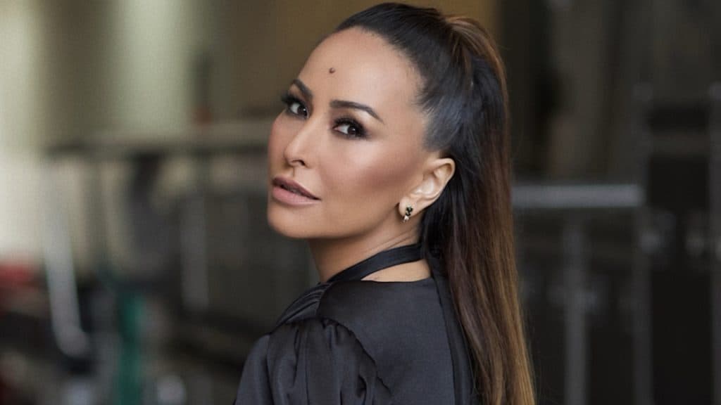Sabrina Sato enriquece a TV com show de versatilidade, bom humor e revigorante energia onde quer que esteja