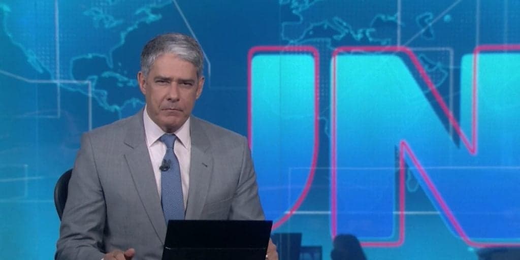 William Bonner, após ser xingado de canalha, usa espaço ao vivo para vingança e faz Brasil parar: "Não se pode"