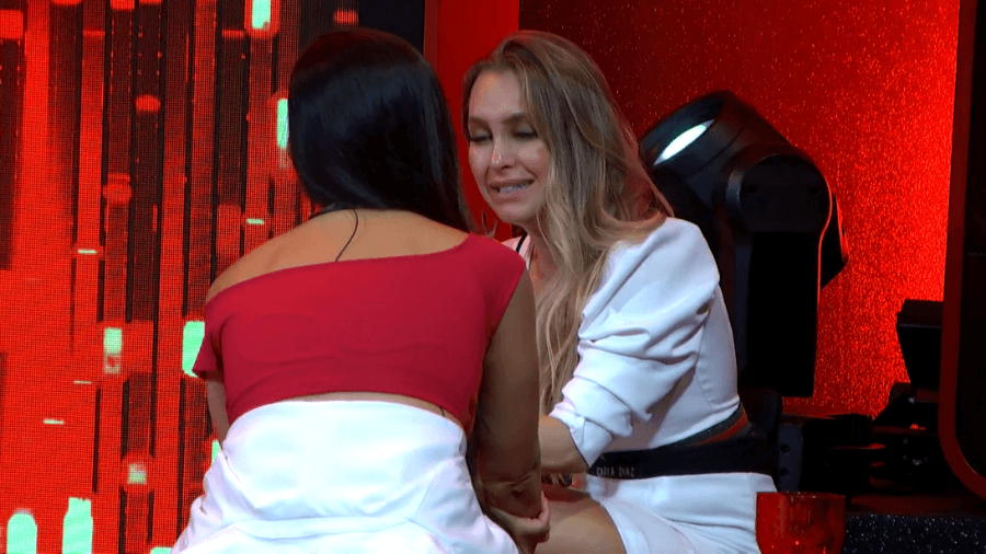 BBB21: Após desentendimento com Viih Tube, Carla vai aos prantos e é consolada por Juliette