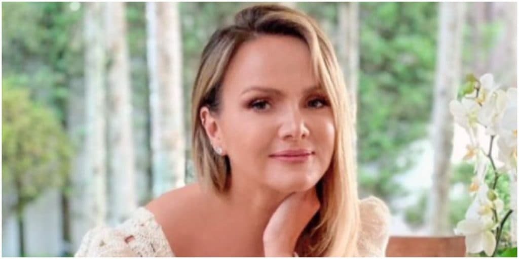 Eliana é traída por roupa e mostra mais do que deveria após vestido voar pro alto: "Não deu certo"