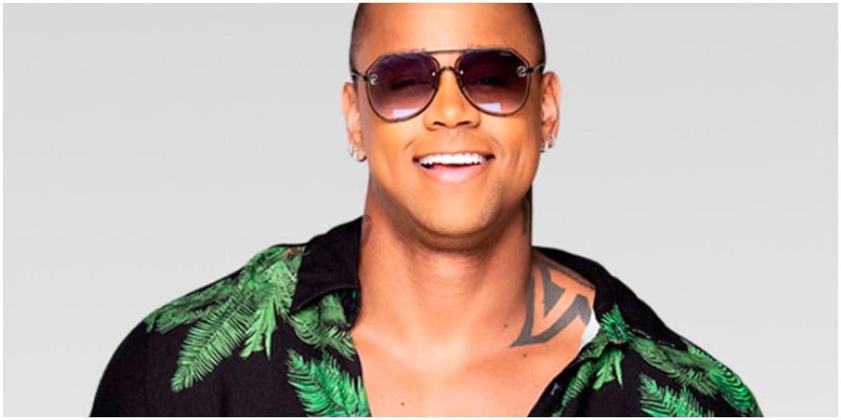 Léo Santana emocionou público após compartilhar uma lembrança do carnaval Léo Santana emocionou público após compartilhar uma lembrança do carnaval
