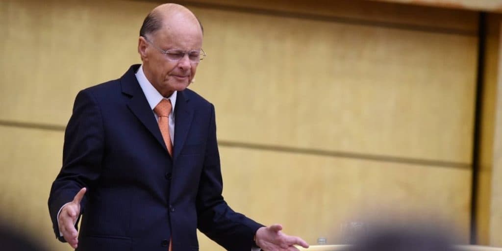 Edir Macedo vê império em crise e Igreja Universal vive pior fase desde sua criação; diz jornalista