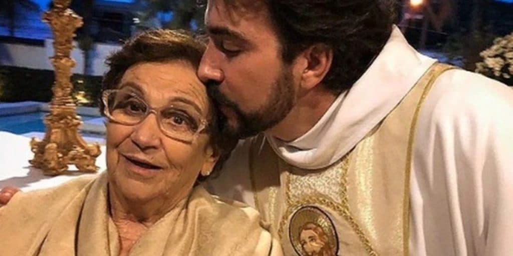 Padre Fábio de Melo anuncia morte da mãe, aos 83 anos, após dura luta: "A mim resta a dor"