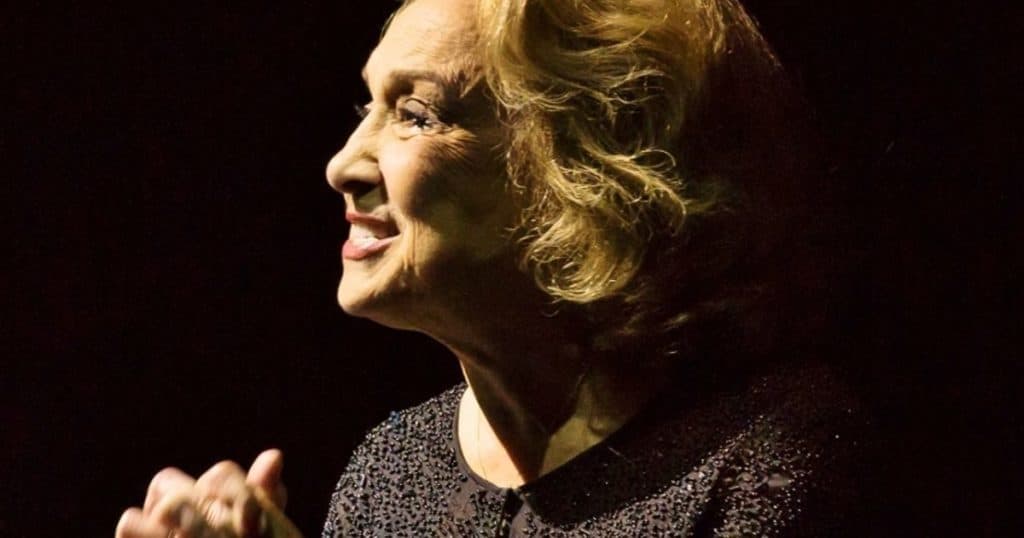 Eva Wilma é internada às pressas na UTI e tem problemas desdobrados no coração e rins aos 87 anos