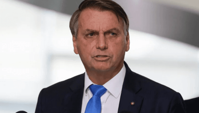 Bolsonaro invade emissora, briga com âncora ao vivo e larga estúdio às pressas, após quebra pau: "Provocação"