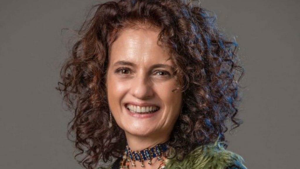 Denise Fraga revela sobre os 26 anos longe das novelas e dá esperança aos fãs: “É questão de combinar”