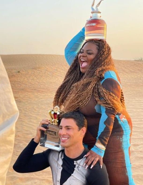 Cauã publica foto com Jojo no deserto de Dubai (Reprodução/ Instagram) Cauã publica foto com Jojo no deserto de Dubai (Reprodução/ Instagram)