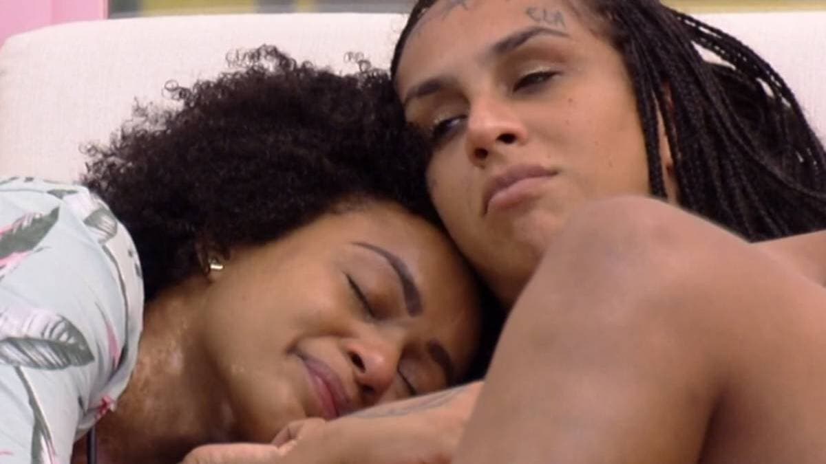 BBB22: Natália desabafa com Linn da Quebrada (Foto: Reprodução) BBB22: Natália desabafa com Linn da Quebrada (Foto: Reprodução)