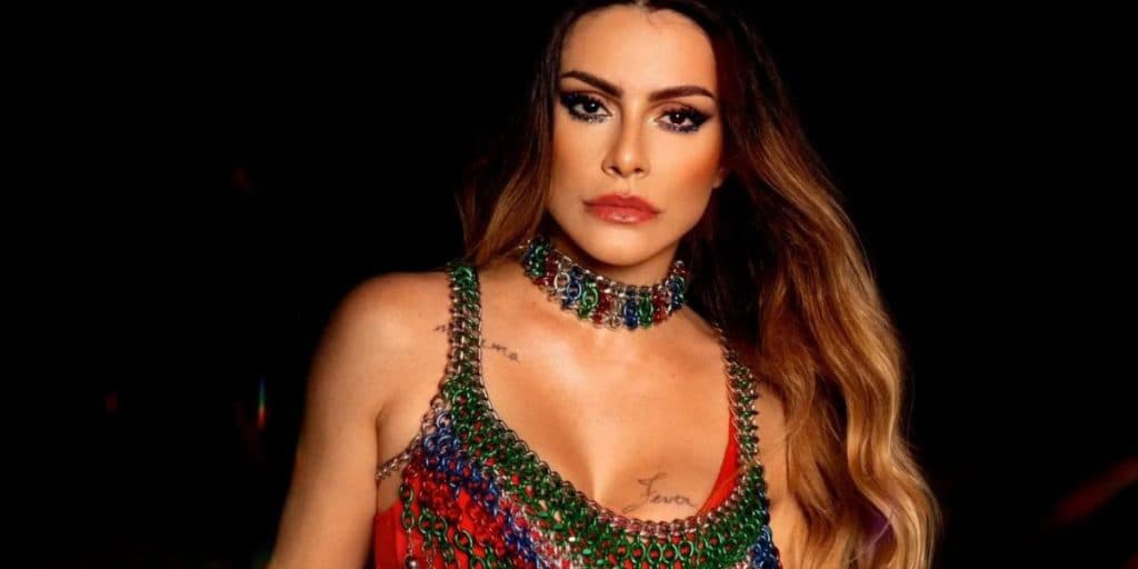 Cleo nega romance com ator da Globo