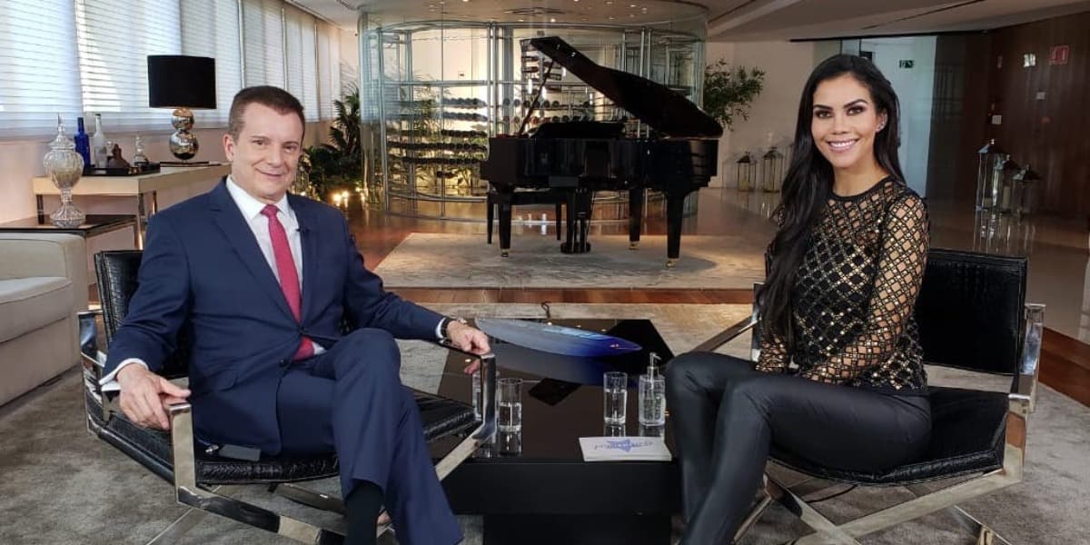 Celso Russomanno no programa "Sensacional", de Daniela Albuquerque (Foto: Divulgação/RedeTV!)