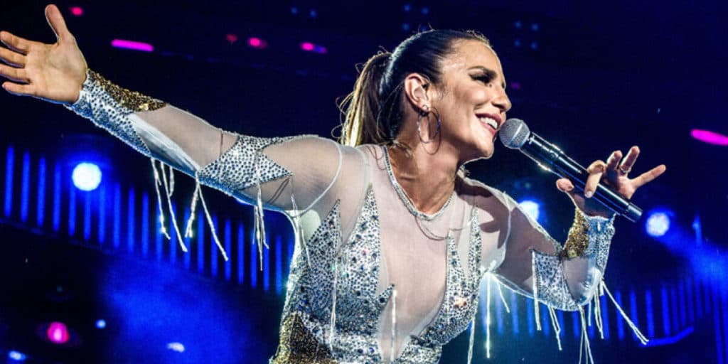 Ivete Sangalo, bombando na Globo, assina contrato oficial e fatura R$ 3 milhões de uma só vez