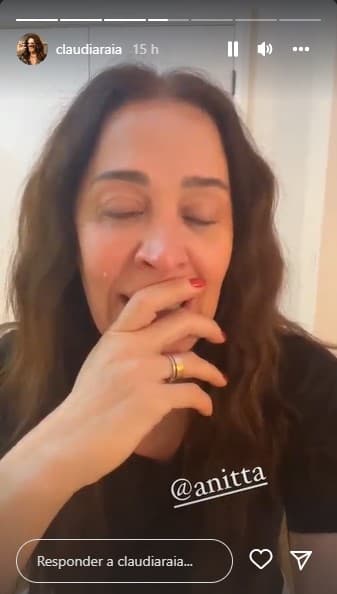 Claudia Raia vai aos prantos com vitória de Anitta no VMA - Foto: Reprodução Claudia Raia vai aos prantos com vitória de Anitta no VMA - Foto: Reprodução