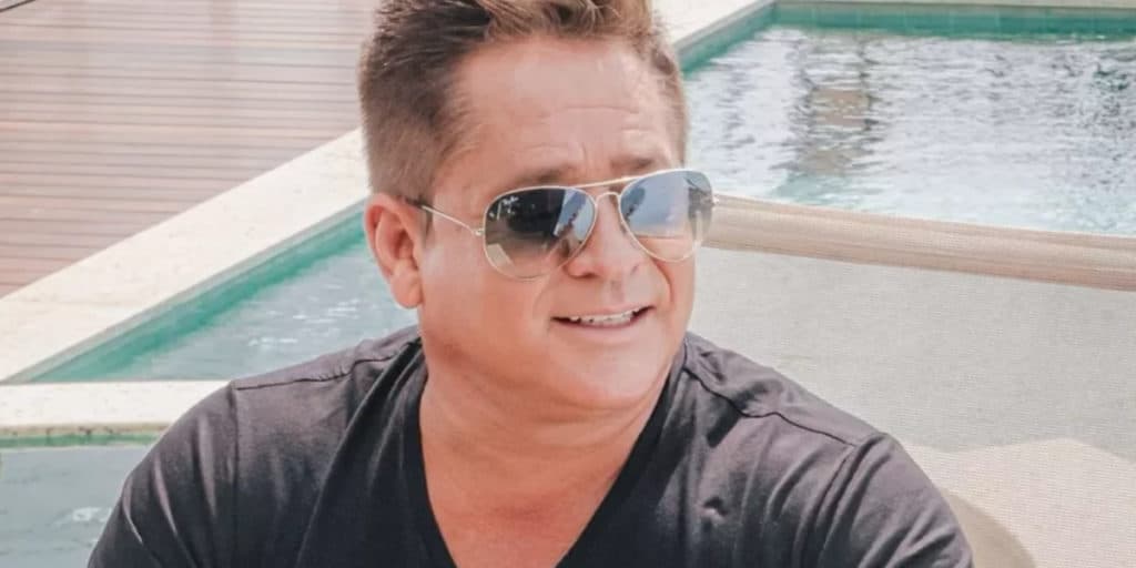 "Gastando", Leonardo dá relato escandaloso e choca: "Rapariga que valia R$1 mil, está pedindo 3"