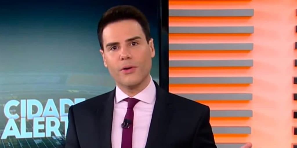 Luiz Bacci vai ao ar 'antes da hora' e anuncia morte de famoso ator amado pelo Brasil aos 72 anos: "Hoje"