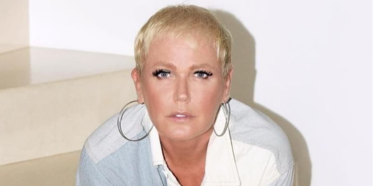 Xuxa Meneghel contou que odeia o seu pescoço (Foto: Reprodução/Instagram) Xuxa Meneghel contou que odeia o seu pescoço (Foto: Reprodução/Instagram)