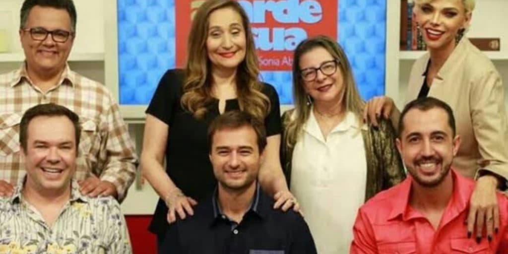 Fofoqueiro da TV descobriu traição do namorado e quebrou todo quarto de hotel: “Bati nele de cinta”