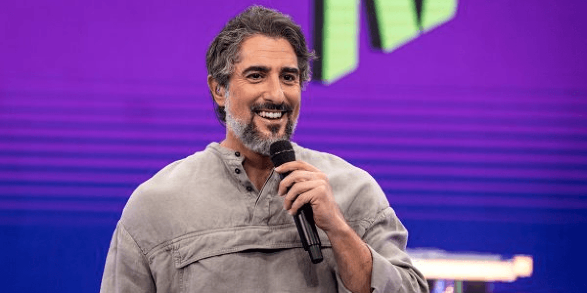 Marcos Mion traz alegria para as casas brasileiras aos sábados, na Globo (Reprodução: Globo) Marcos Mion traz alegria para as casas brasileiras aos sábados, na Globo (Reprodução: Globo)