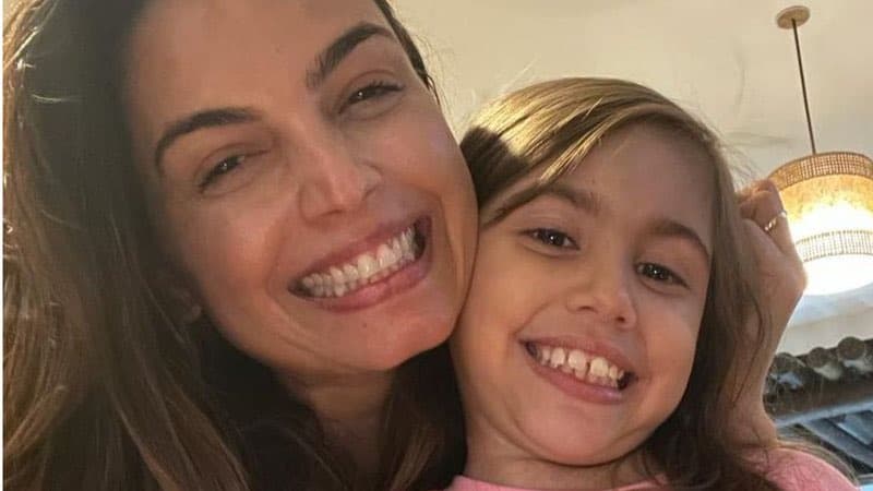 Emanuelle Araújo tem difícil notícia da morte de sobrinha Emanuelle Araújo tem difícil notícia da morte de sobrinha