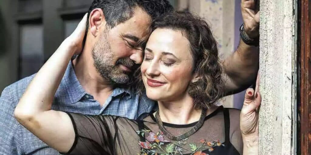 Estrela que está em Cara e Coragem, da Globo, vive relação com Mateus Solano há anos e muitos nem sabiam