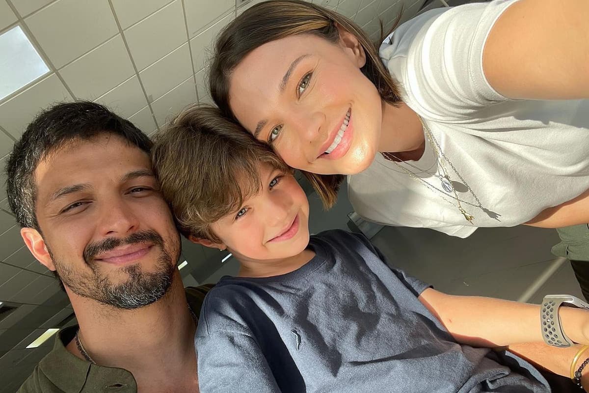 Rômulo Estrela é casado com Nilma Quariguasi e juntos eles são pais de Theo (Foto: Reprodução) Rômulo Estrela é casado com Nilma Quariguasi e juntos eles são pais de Theo (Foto: Reprodução)
