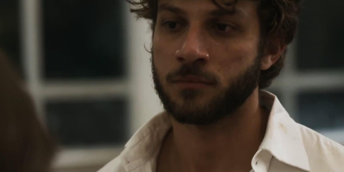 Ari vai aprontar na trama de Travessia