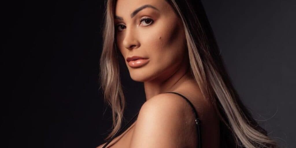 Andressa Urach expõe tamanho do pênis de famoso, detalha o que fizeram no sexo e confessa: "Bem dotado"